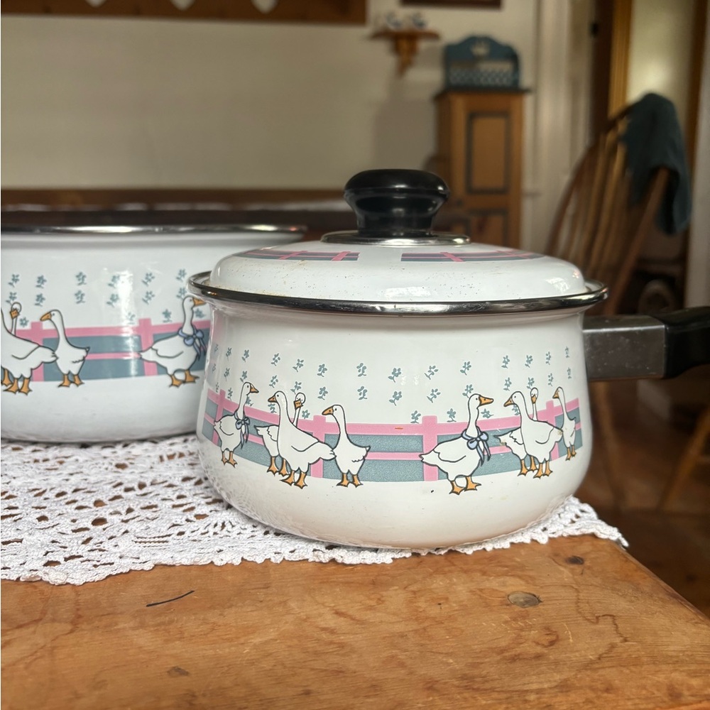 SOLD Vintage Enamel Geese Pot & Pan Set - Picture 6 of 9
